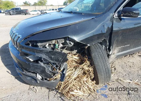 2015 Jeep Cherokee Latitude z USA, uszkodzony, nr VIN 1C4PJMCB9FW751944